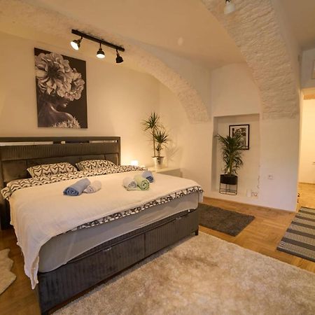 Downtown Secret Apartment Загреб Экстерьер фото
