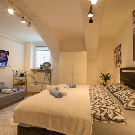 Downtown Secret Apartment Загреб Экстерьер фото