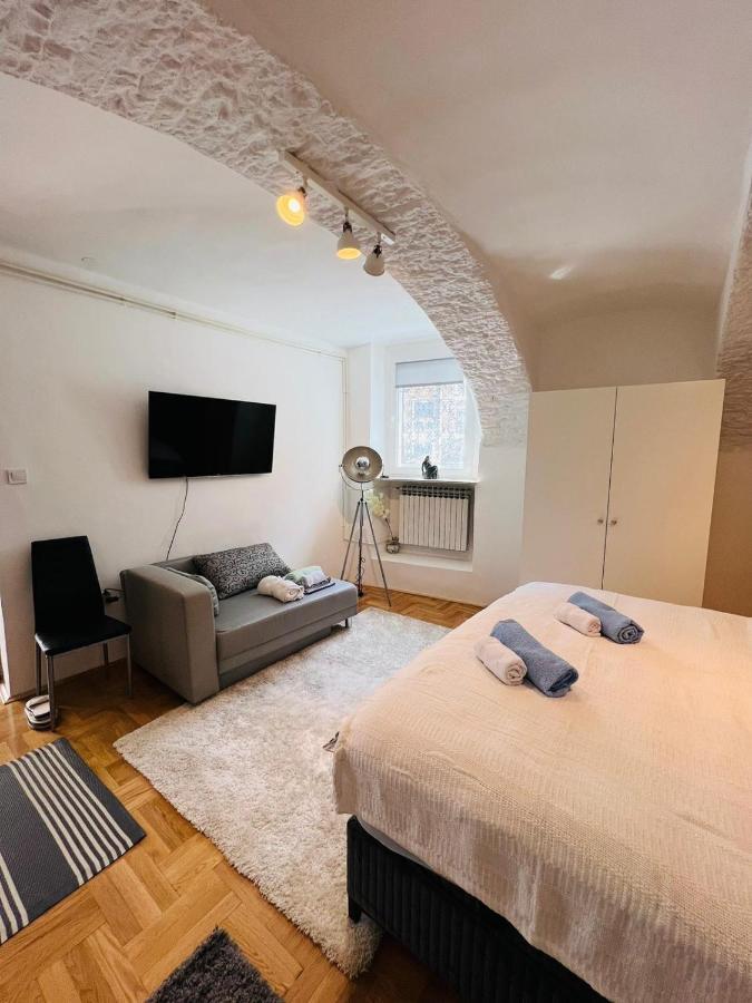 Downtown Secret Apartment Загреб Экстерьер фото