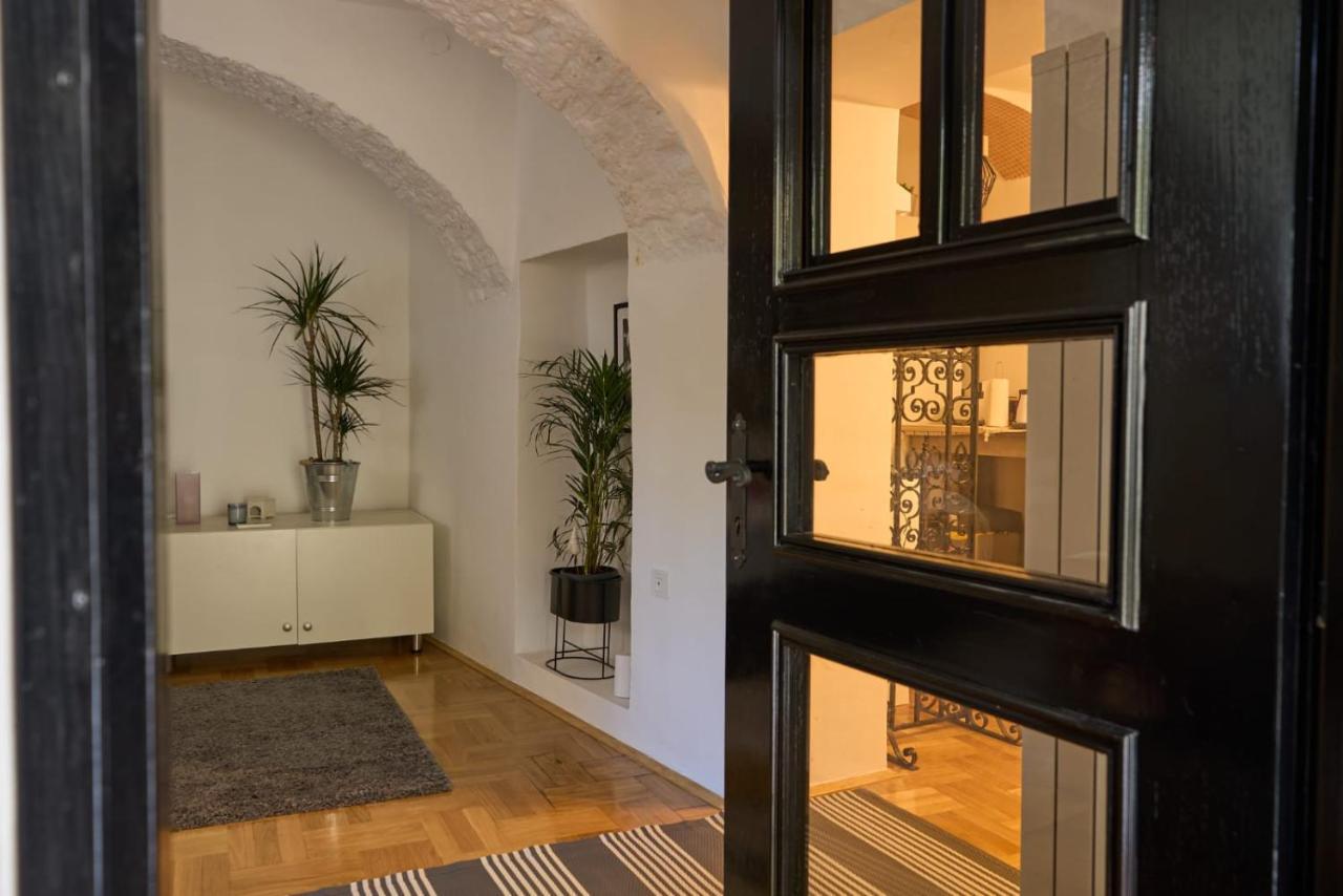 Downtown Secret Apartment Загреб Экстерьер фото